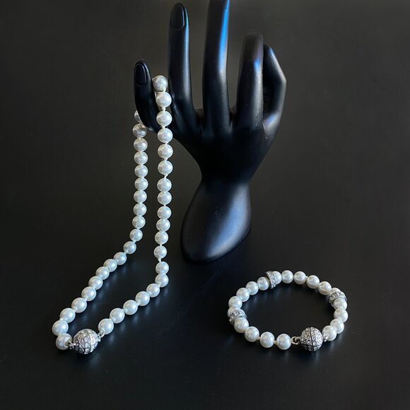Premium Faux Pearl Set Hand-Knotted Necklace & Bracelet Magnetic Clasp - Picture 5 of 7